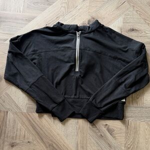 Like new Vuori Black Half-Zip Sweatshirt